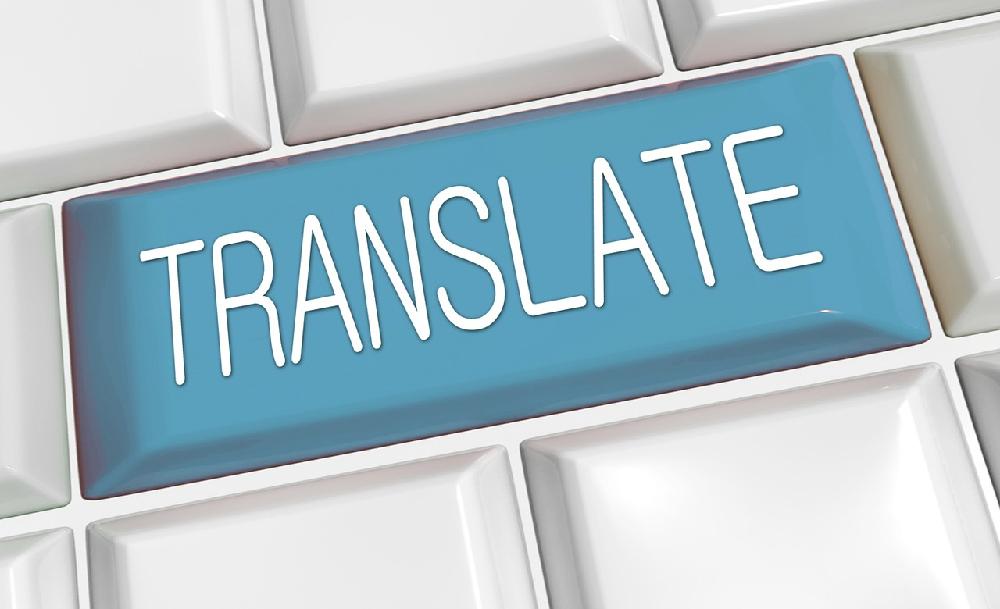 Profesjonalne tłumaczenie pisemne vs. translator